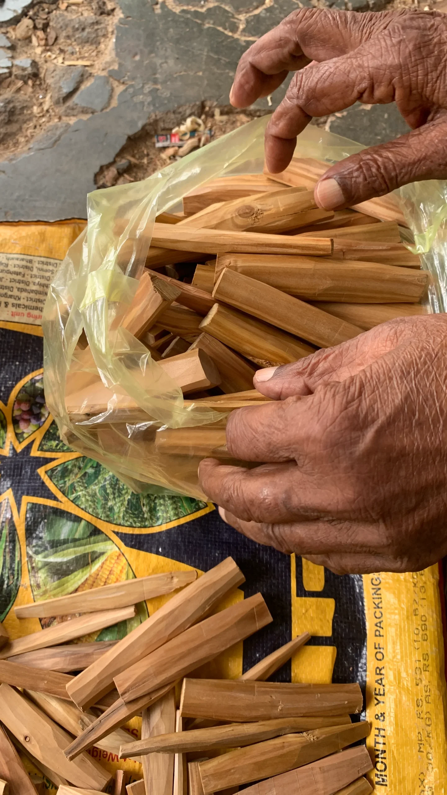 Muttha – Sandalwood (5 Inch) | Pure Natural Sandalwood Stick from Kannauj - Image 3